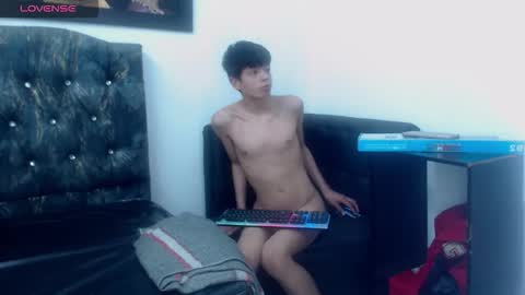 alex_it0 online show from April 18, 8:09 pm