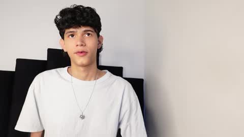 Snapshot of alex_mark_ chatting on September 22, 2:10 pm alex_mark_ online show from September 22, 2:10 pm