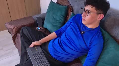 alex online show from July 27, 8:06 pm