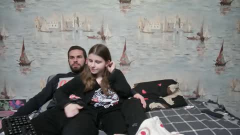 Snapshot of alex_sarah_sex chatting on October 27, 9:48 pm Alex and Sarah online show from October 27, 9:48 pm
