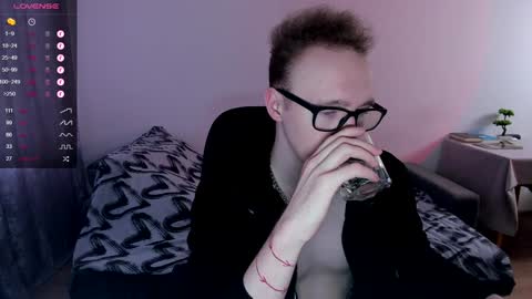 Snapshot of alex_silent chatting on February 3, 11:09 am alex_silent online show from February 3, 11:09 am
