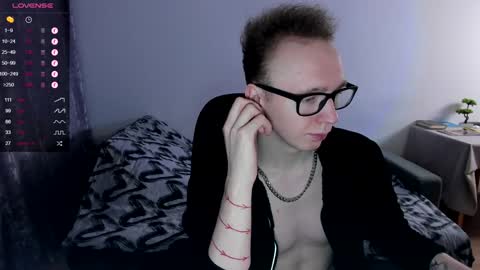 Snapshot of alex_silent chatting on February 2, 11:07 am alex_silent online show from February 2, 11:07 am