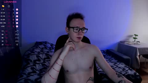 Snapshot of alex_silent chatting on February 23, 1:10 pm alex_silent online show from February 23, 1:10 pm