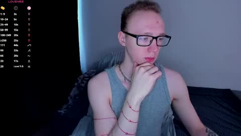 alex_silent online show from April 21, 8:32 am