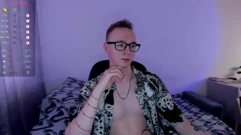 Snapshot of alex_silent chatting on March 10, 10:39 am alex_silent online show from March 10, 10:39 am