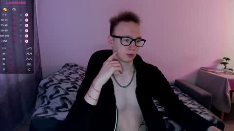 Snapshot of alex_silent chatting on January 29, 10:48 am alex_silent online show from January 29, 10:48 am