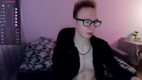 Snapshot of alex_silent chatting on January 30, 11:01 am alex_silent online show from January 30, 11:01 am