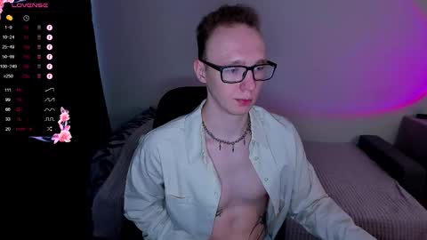 Snapshot of alex_silent chatting on September 23, 11:59 am alex_silent online show from September 23, 11:59 am