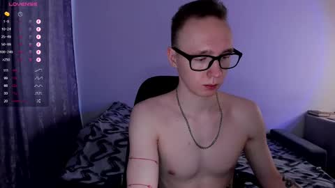 Snapshot of alex_silent chatting on March 11, 1:12 pm alex_silent online show from March 11, 1:12 pm