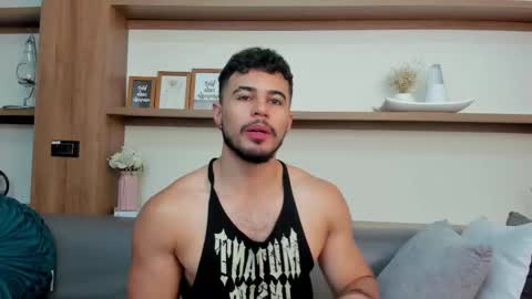 alex_wolf05 online show from February 26, 5:16 pm