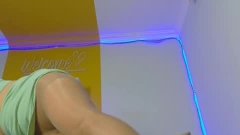 Snapshot of alexa472 chatting on September 25, 5:03 am Alexa online show from September 25, 5:03 am