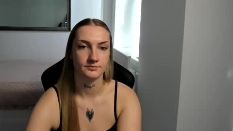 Snapshot of alexafragile chatting on September 26, 1:19 pm Alexa online show from September 26, 1:19 pm