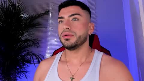 Snapshot of alexander_diiaz chatting on October 20, 2:00 pm Alexander Diaz online show from October 20, 2:00 pm