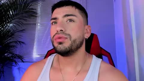 Snapshot of alexander_diiaz chatting on October 4, 12:58 pm Alexander Diaz online show from October 4, 12:58 pm