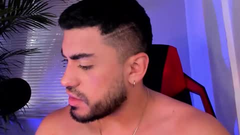 Snapshot of alexander_diiaz chatting on October 11, 3:48 pm Alexander Diaz online show from October 11, 3:48 pm