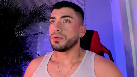 Snapshot of alexander_diiaz chatting on October 8, 12:00 pm Alexander Diaz online show from October 8, 12:00 pm