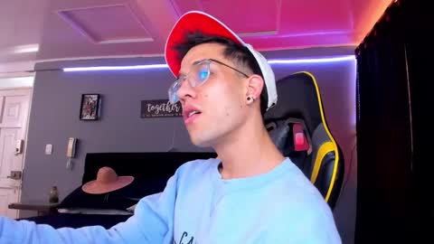 alexgiraldo__ online show from October 1, 4:06 pm