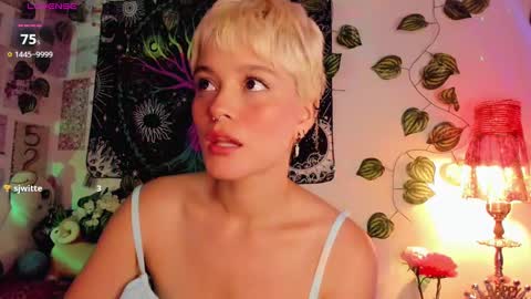 Snapshot of alexiafisher_ chatting on January 22, 10:07 am Alex online show from January 22, 10:07 am