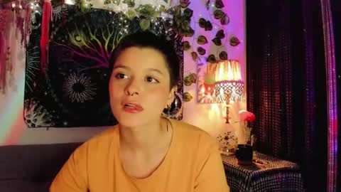 Snapshot of alexiafisher_ chatting on October 21, 1:00 am Alex online show from October 21, 1:00 am