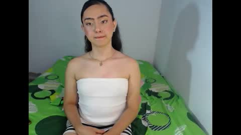 -- ALEXIS -- online show from April 17, 2:03 am