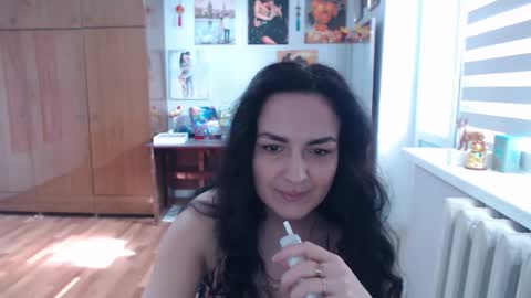 AlexisMillers online show from March 4, 11:40 am