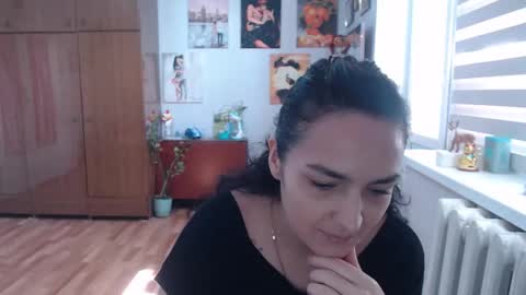 Snapshot of alexismillers chatting on October 5, 10:23 am AlexisMillers online show from October 5, 10:23 am