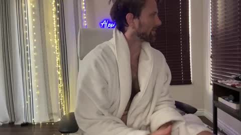 Snapshot of alexmanndickerson chatting on October 3, 4:26 pm Alex Mann online show from October 3, 4:26 pm