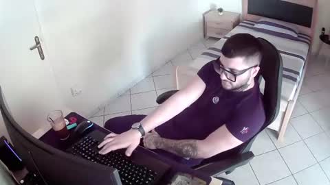 alexthepro00 online show from June 16, 2:10 pm