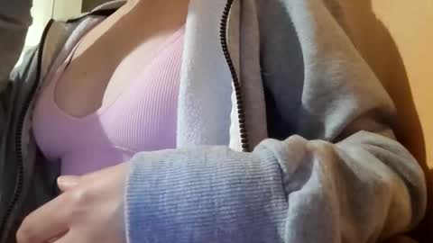 Snapshot of alexxxandra777 chatting on September 26, 6:38 pm alexxxandra777 online show from September 26, 6:38 pm