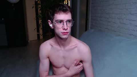 Snapshot of alfie_evanss chatting on September 28, 3:48 am Alfie online show from September 28, 3:48 am