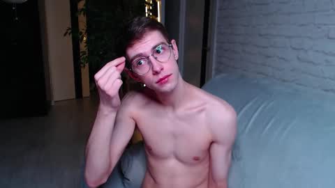 Snapshot of alfie_evanss chatting on October 14, 3:20 am Alfie online show from October 14, 3:20 am