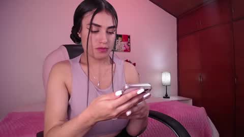 Snapshot of alheli_16 chatting on February 24, 11:10 am Alheli online show from February 24, 11:10 am