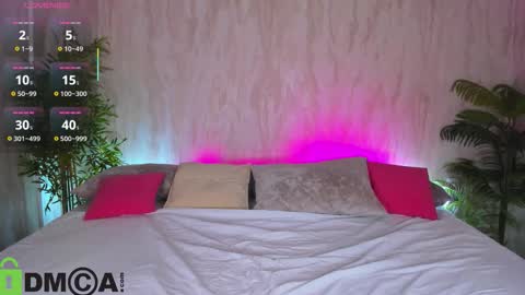 alic_black online show from November 18, 12:24 am