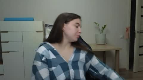 Alice online show from April 8, 5:27 pm