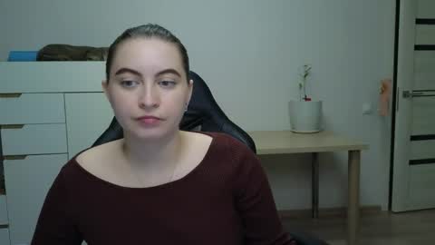 Alice online show from May 5, 6:24 pm