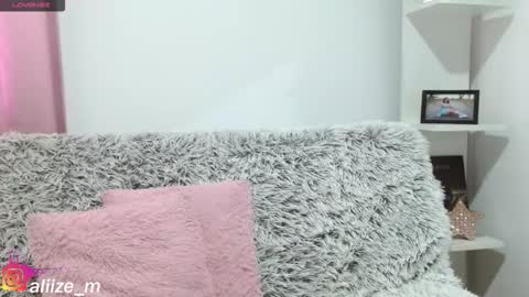 Snapshot of alice_dussan_ chatting on October 7, 6:15 pm alice online show from October 7, 6:15 pm