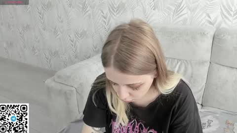alice_halle online show from June 2, 8:38 am
