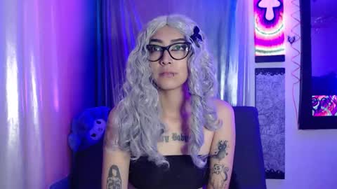 Snapshot of alice_phantom chatting on September 14, 12:46 am      online show from September 14, 12:46 am