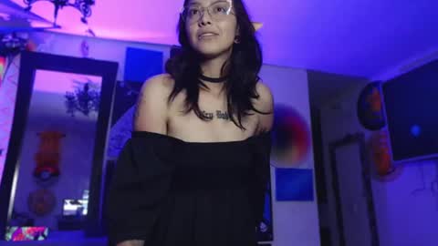 Snapshot of alice_phantom chatting on January 23, 3:58 am      online show from January 23, 3:58 am