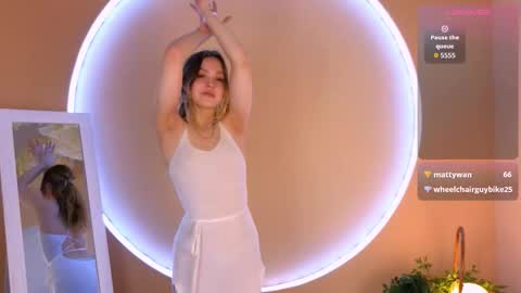 Alice  online show from October 13, 1:57 pm