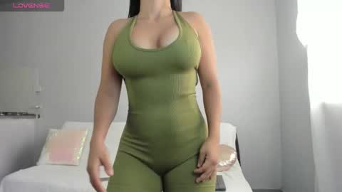 Snapshot of alice_williiams chatting on October 3, 4:37 pm alice williiams online show from October 3, 4:37 pm