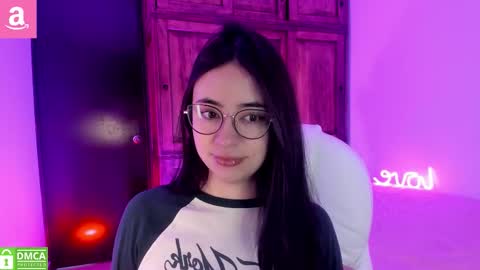 Snapshot of alicee_2 chatting on October 15, 12:06 pm Aliceee .. 97YP9VWGZHrefnav wishlist lists 1 online show from October 15, 12:06 pm