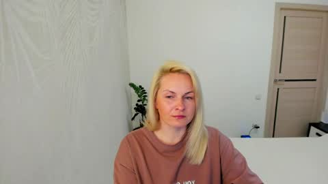 Alicee online show from March 29, 7:04 pm