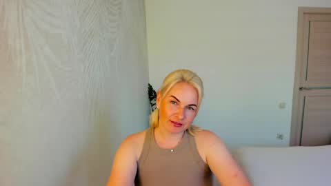Alicee online show from June 3, 1:03 pm