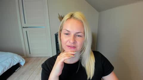 Alicee online show from October 20, 8:52 am