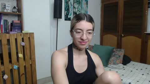 alicee_logan_ online show from July 2, 1:36 am