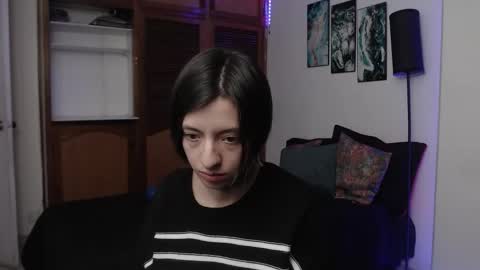 Snapshot of alicee_logan_ chatting on October 13, 2:46 am alicee_logan_ online show from October 13, 2:46 am