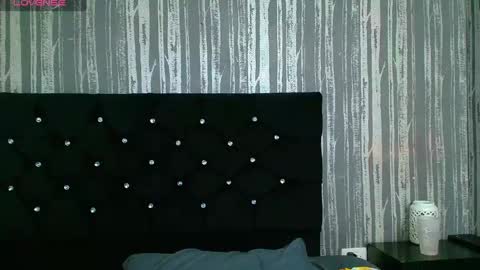 alicee_moonn online show from April 14, 9:40 pm