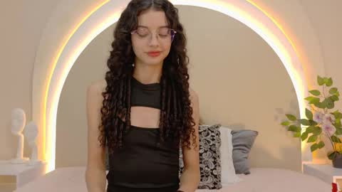 alice online show from December 3, 6:08 pm