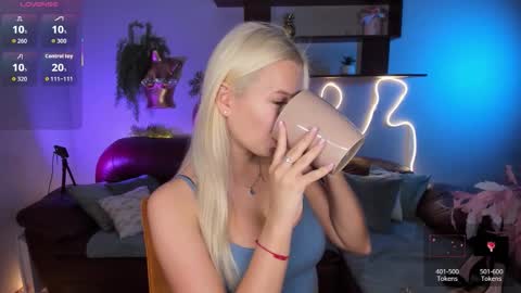 Alice online show from November 7, 9:45 am